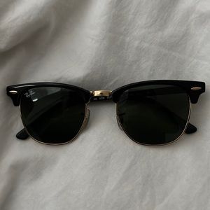 Ray-Ban Clubmaster Classics, Black On Gold Frame, Case Included
